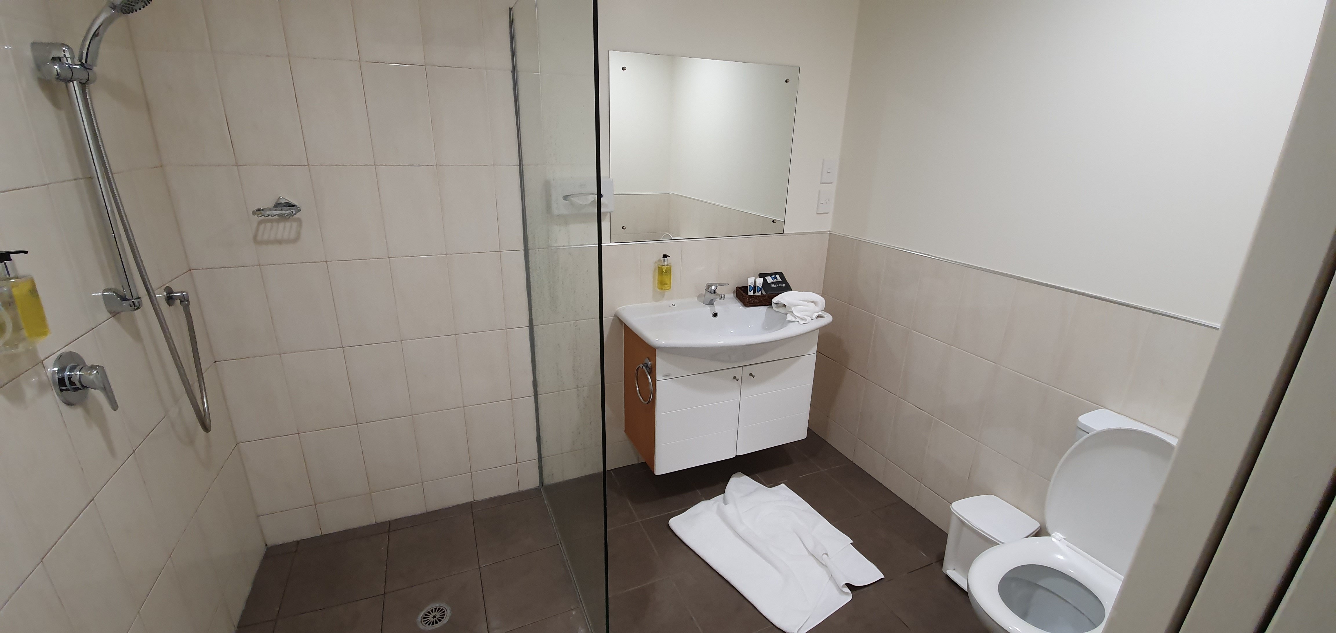 Fitzherbert Regency Motor Lodge-浴室