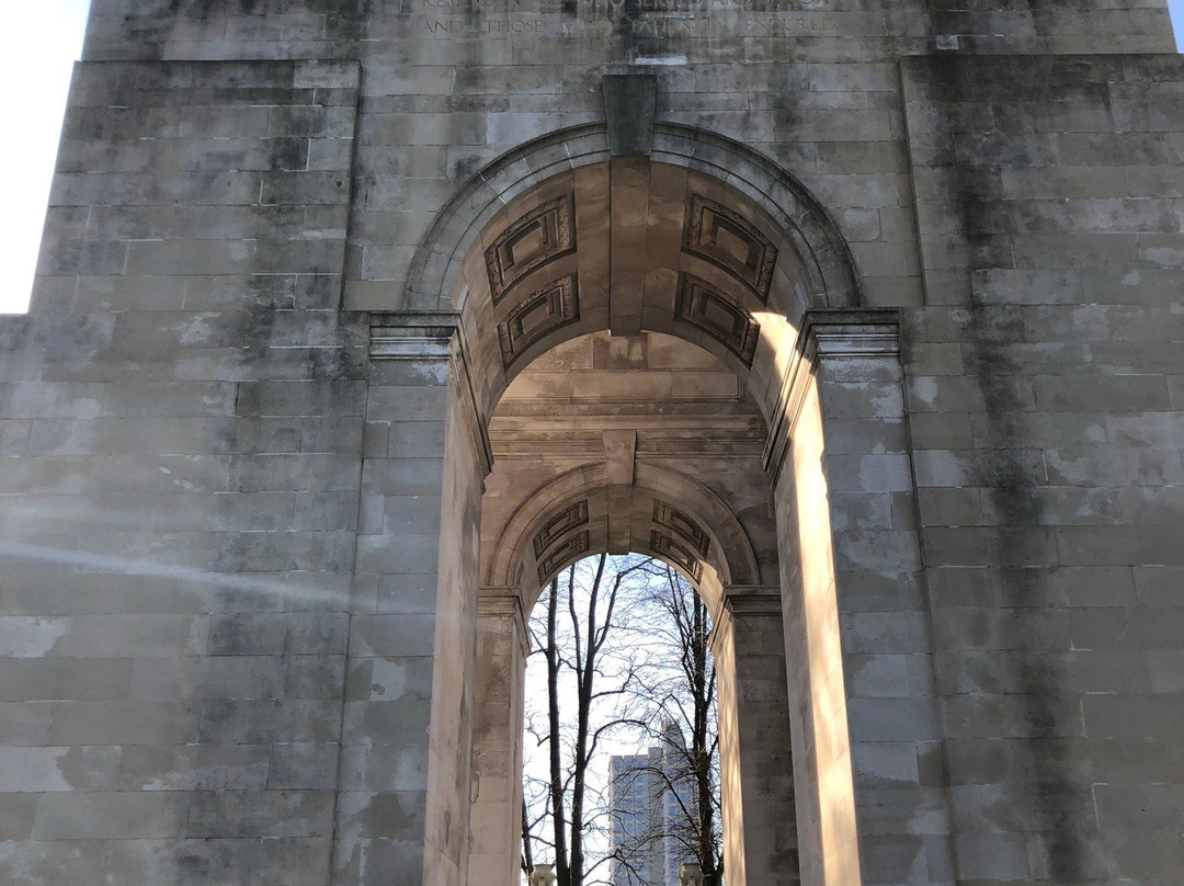 The Arch of Rememberance景点图片
