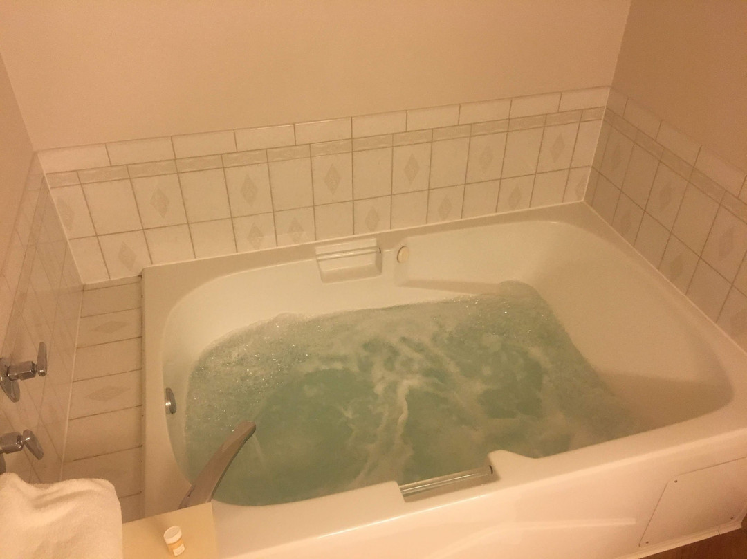 La Quinta Inn & Suites by Wyndham Milwaukee Bayshore Area主图