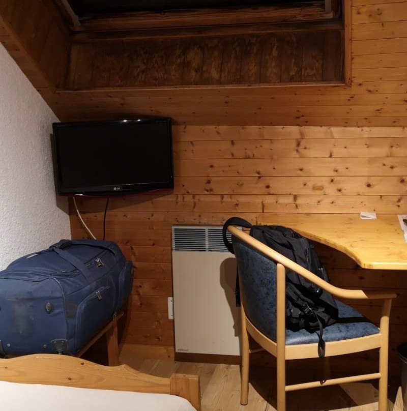 小屋酒店主图