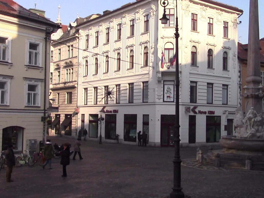 Fountain of Three Carniolan Rivers (Vodnjak treh kranjskih rek)-卢布尔雅那必去景点