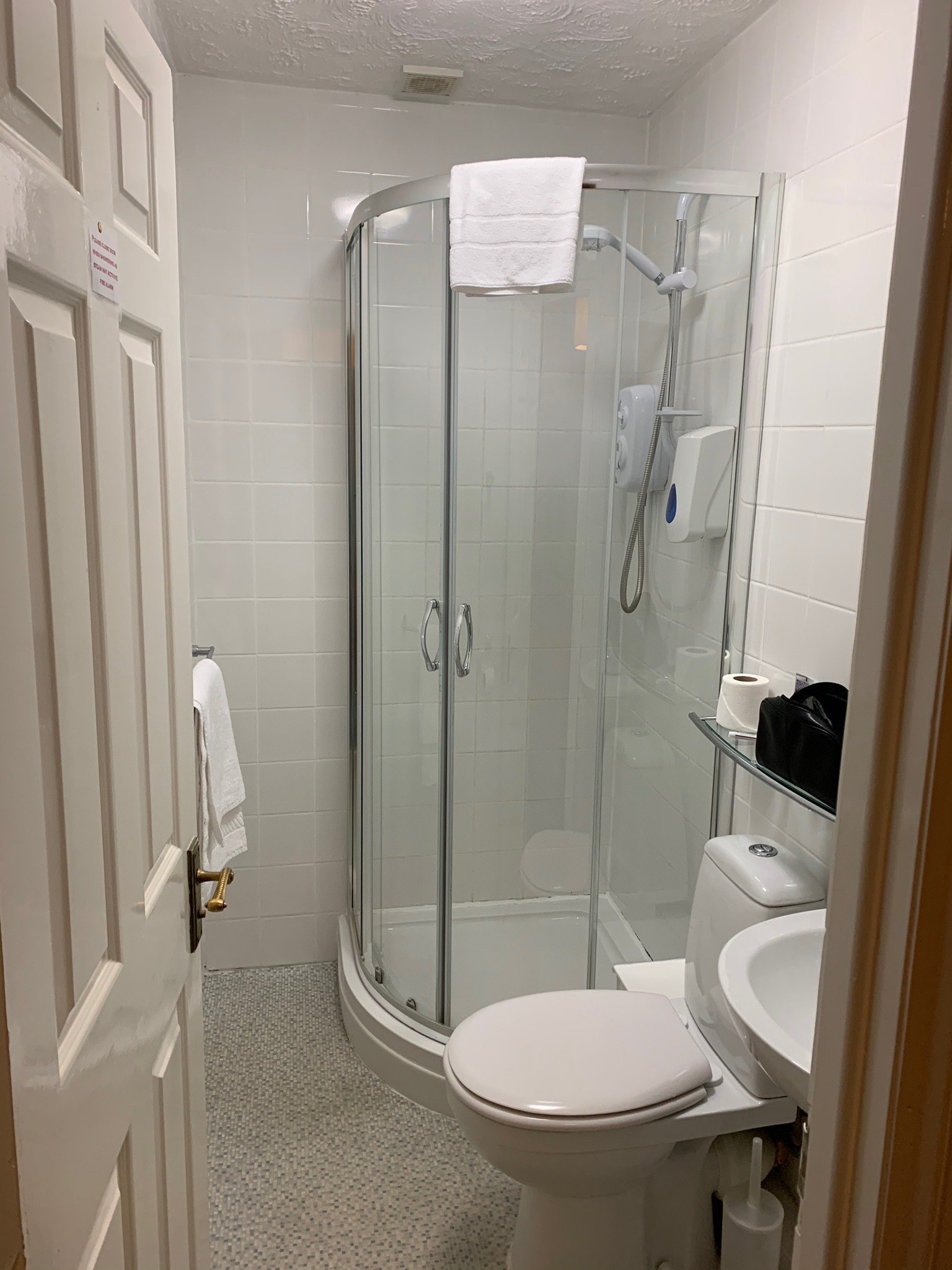 Gatwick Castle B&B-浴室