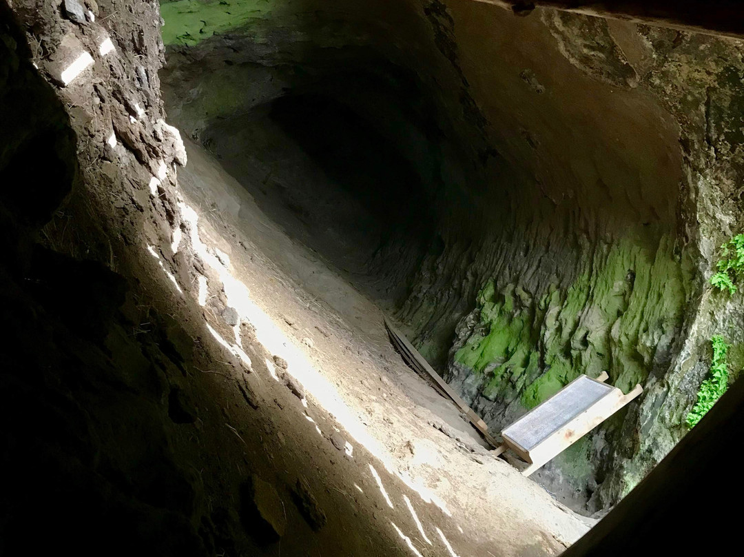 Rútshellir Cave景点图片