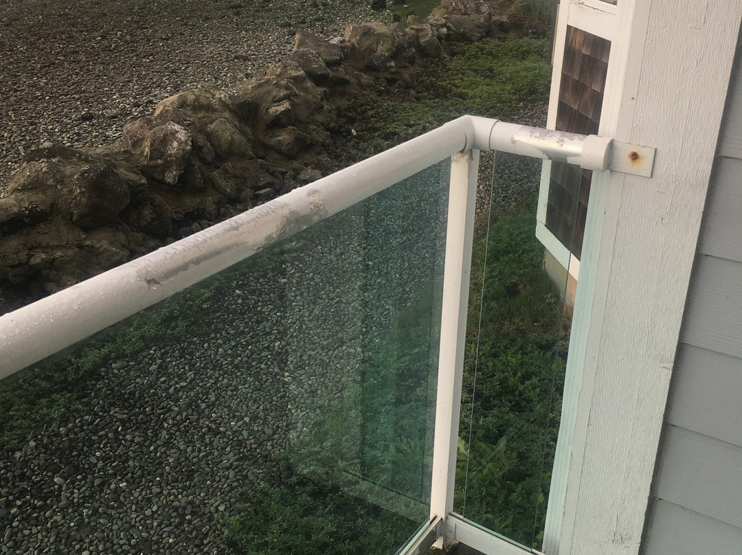 Tides Inn & Suites主图