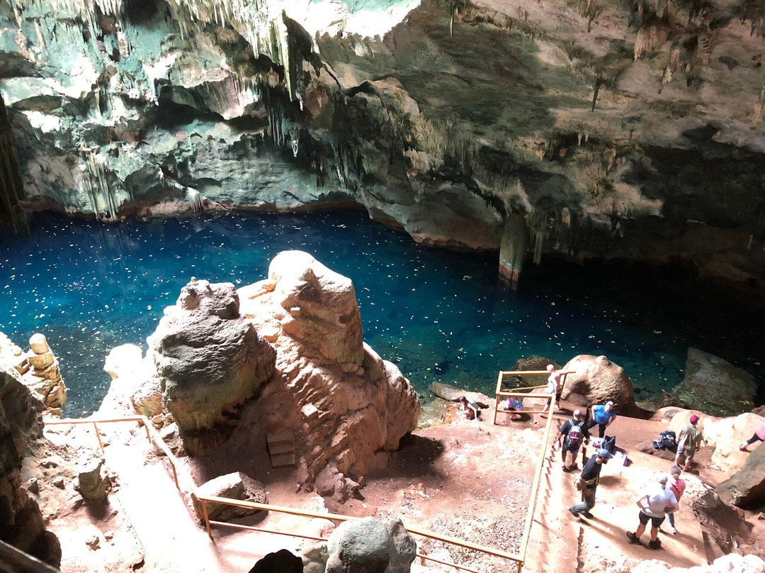 Monos Island旅游景点-Gasparee Caves