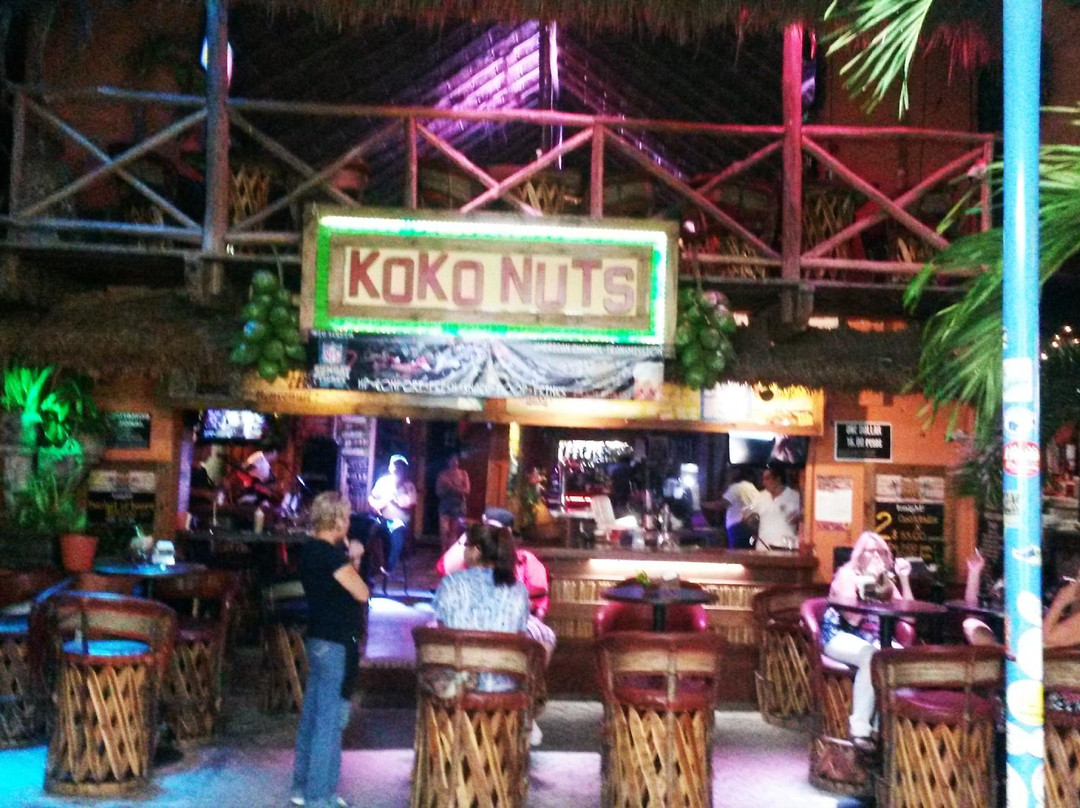 Kokonuts Restaurante & Sports Bar景点图片