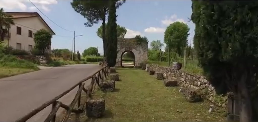 Porta Capuana景点图片
