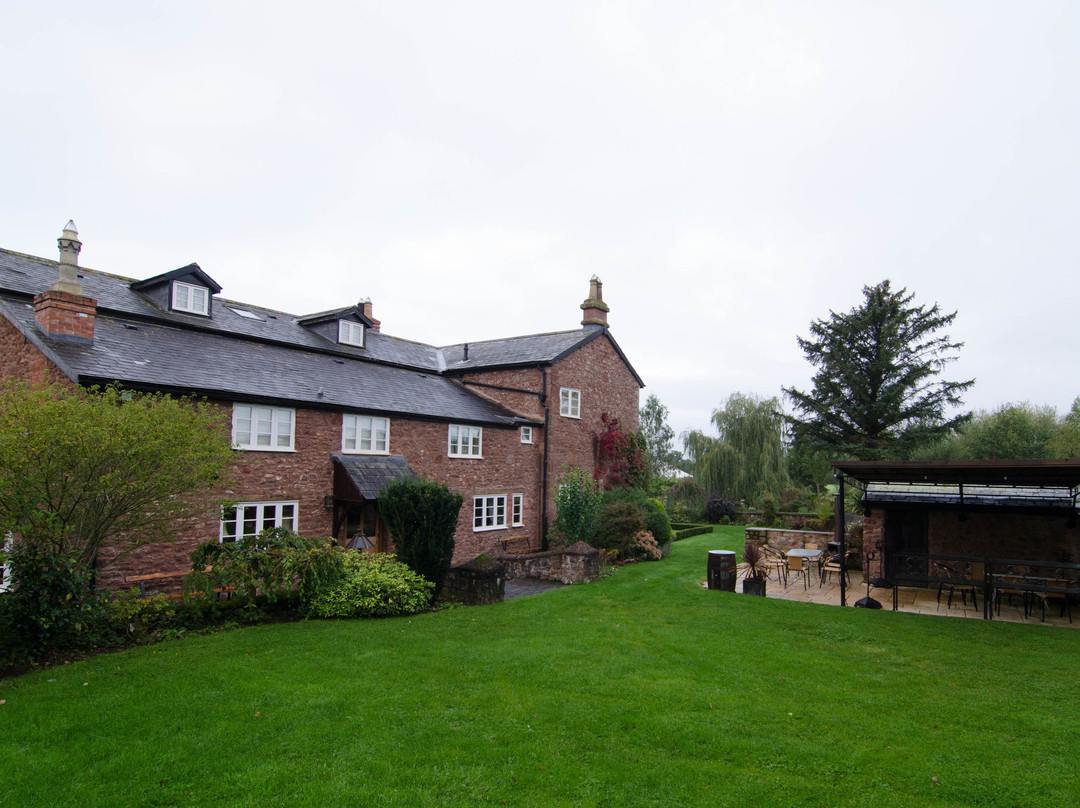 Muddifords Court主图