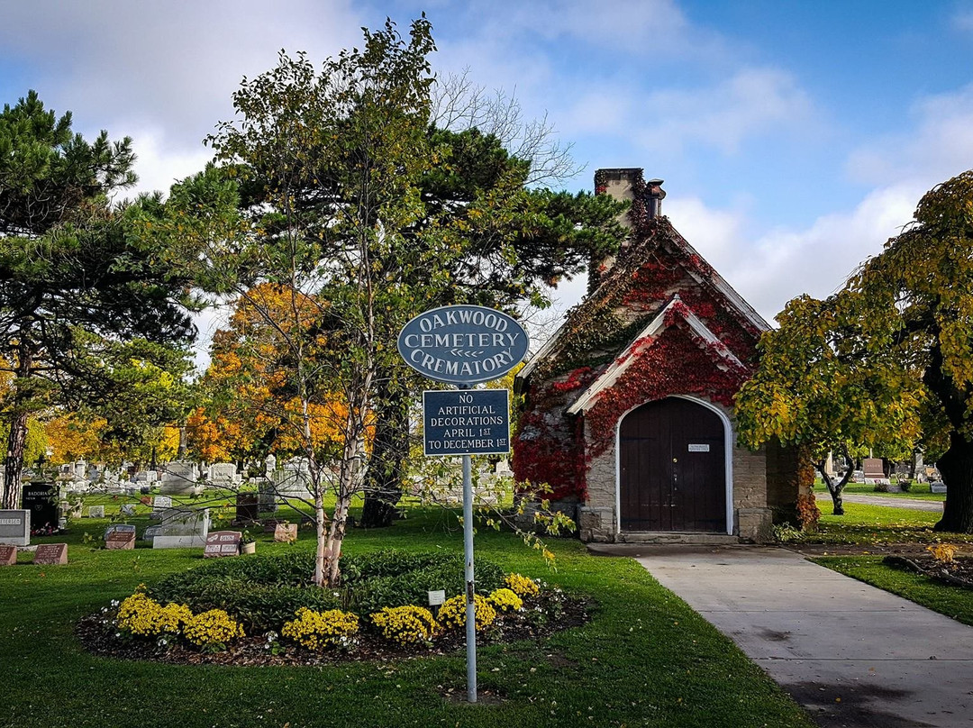 Oakwood Cemetery景点图片