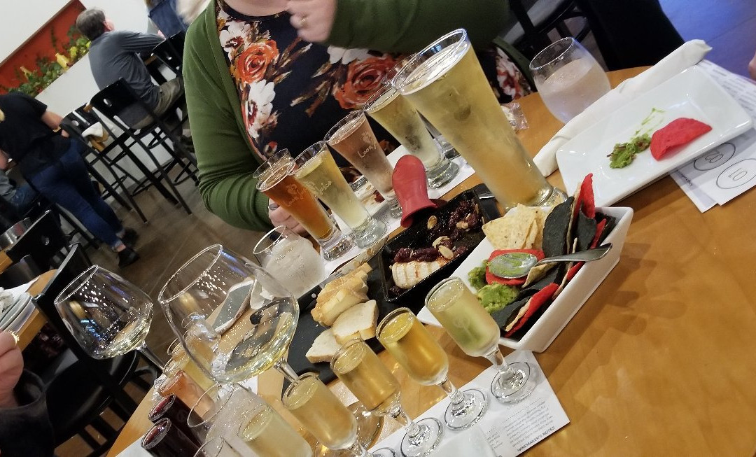 Four Daughters Vineyard & Winery-Spring Valley必去景点