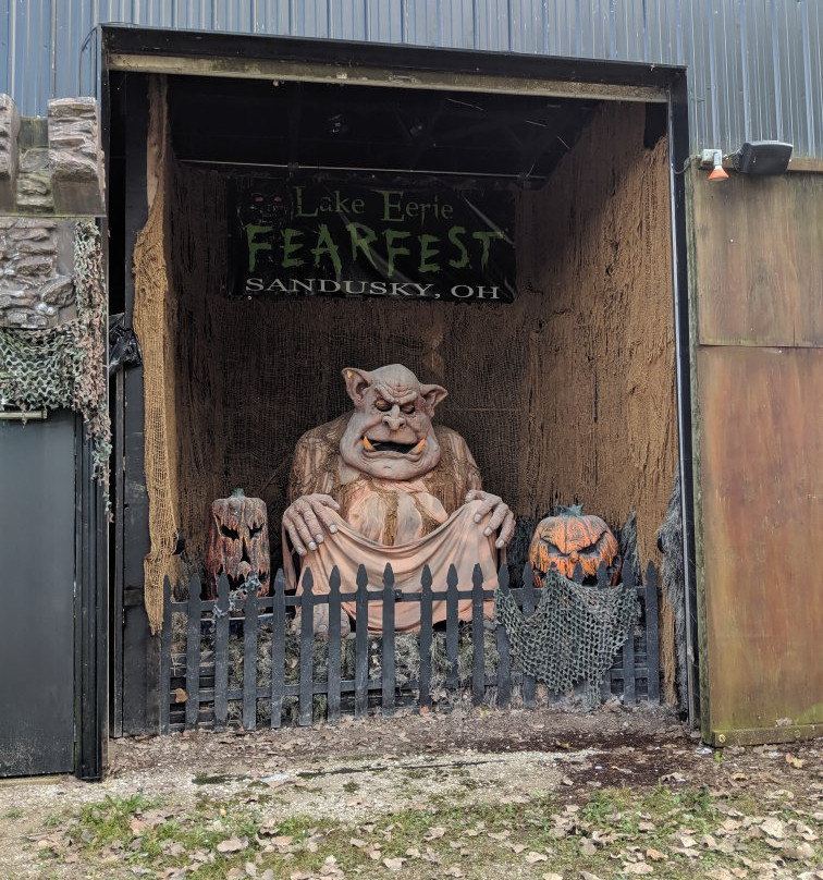 Ghostly Manor Thrill Center-桑达斯基必去景点