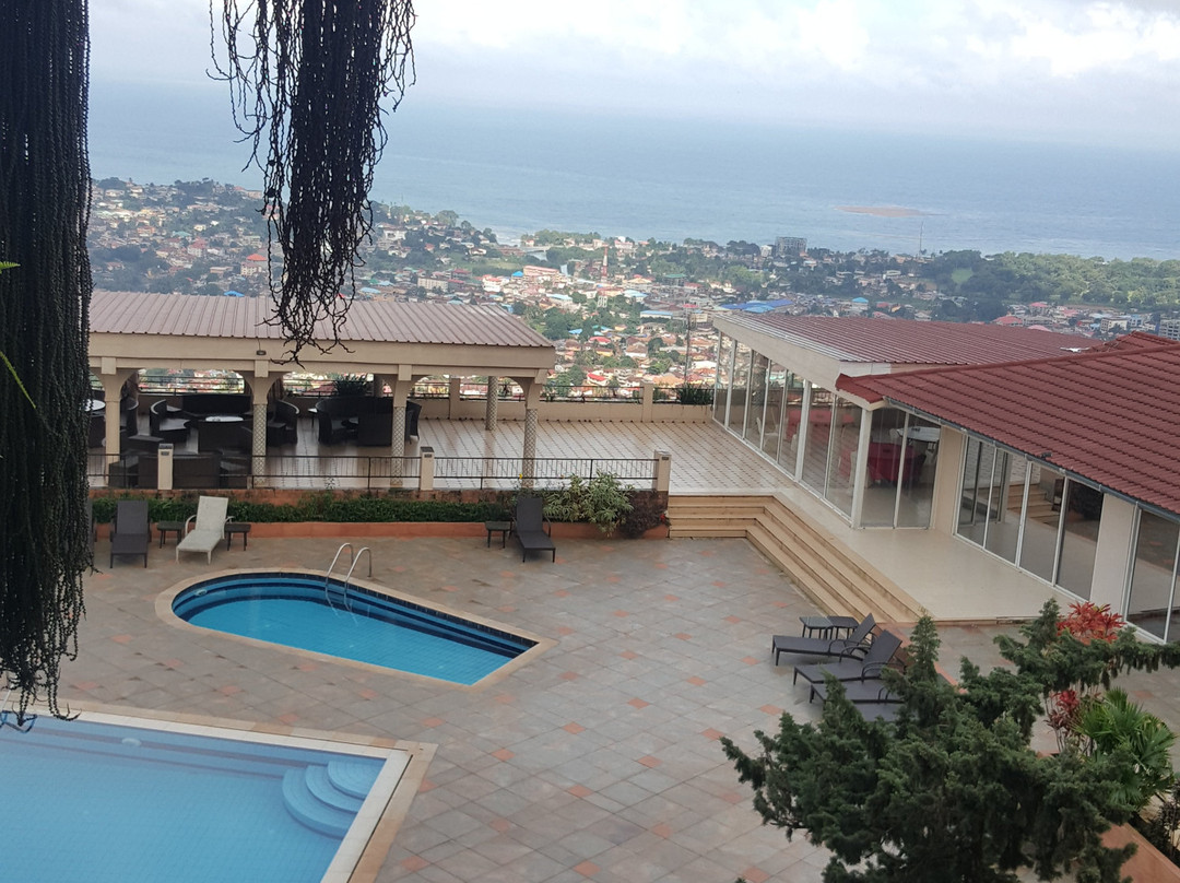 The Country Lodge Hotel主图