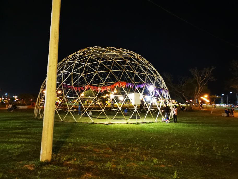 Parque De La Democracia-雷西斯滕西亚必去景点