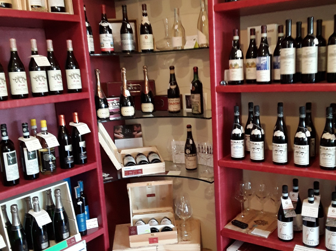 Enoteca 2 Calici-蒙福特-达尔巴必去景点