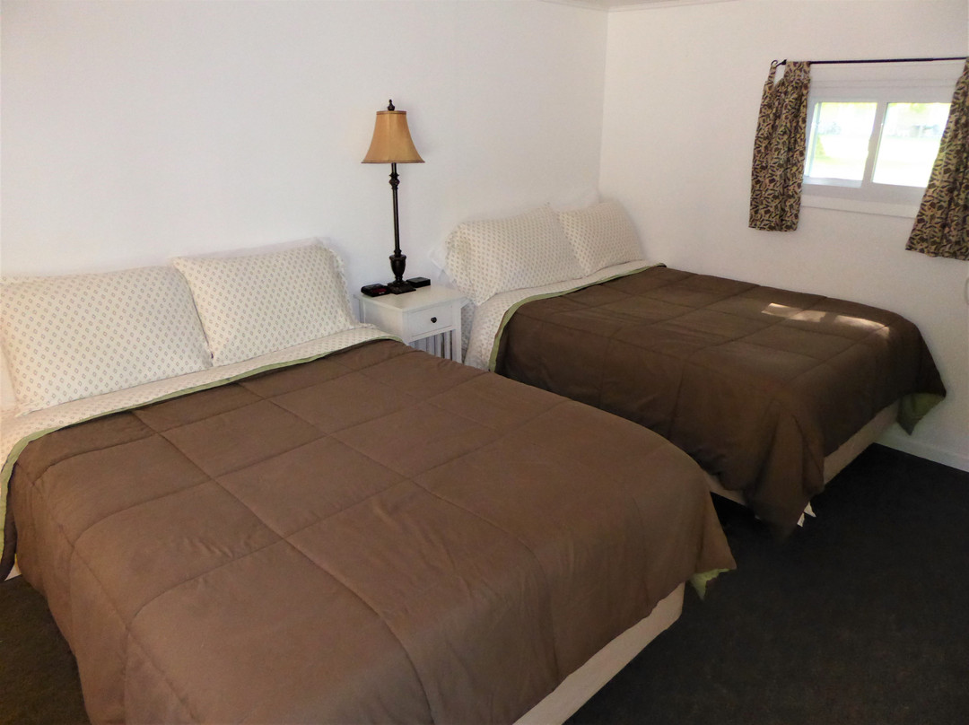 South Arm Retreats主图