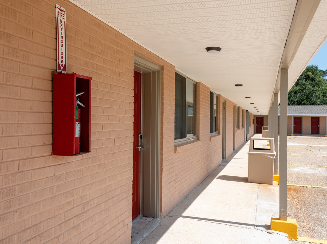 Budget Inn Suites主图