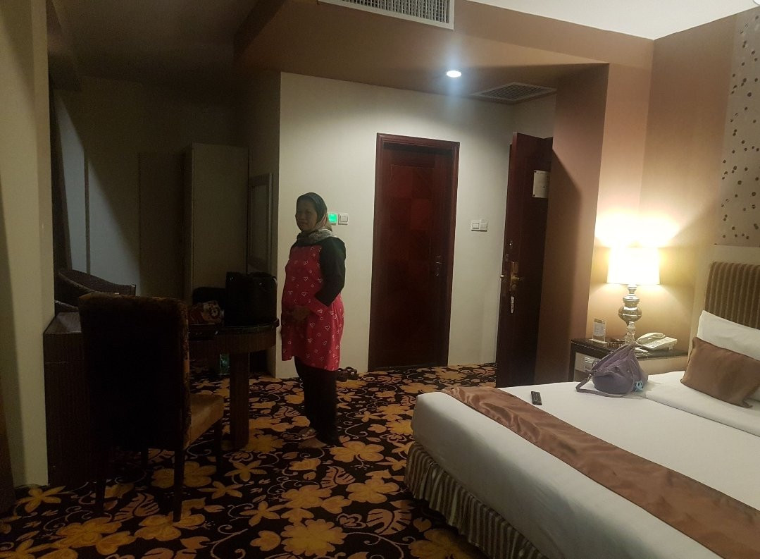 皇家滚石酒店主图