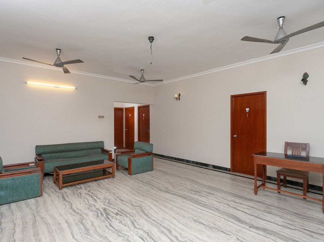 OYO 23212 Sea Cliff主图