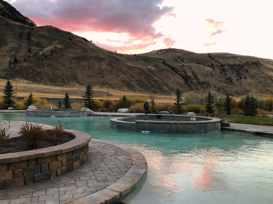Yellowstone Hot Springs-加德纳必去景点
