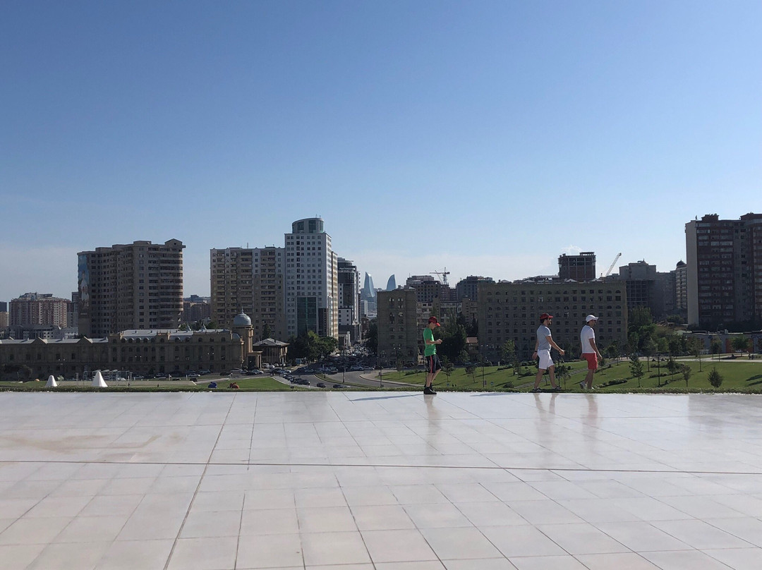 Heydar Aliyev Monument-巴库必去景点