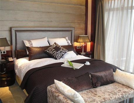 锦都皇冠酒店（八一广场火车站店）主图