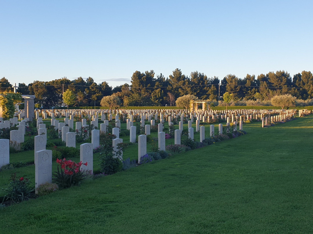 Moro River Canadian War Cemetery景点图片