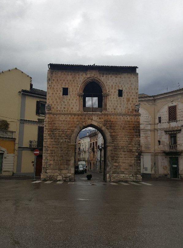 Porta Napoli-苏尔莫纳必去景点