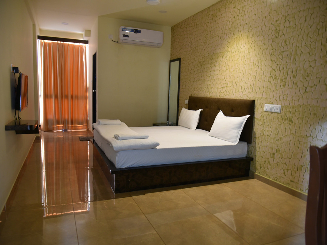 Jay Bhole Hotel And Rooms