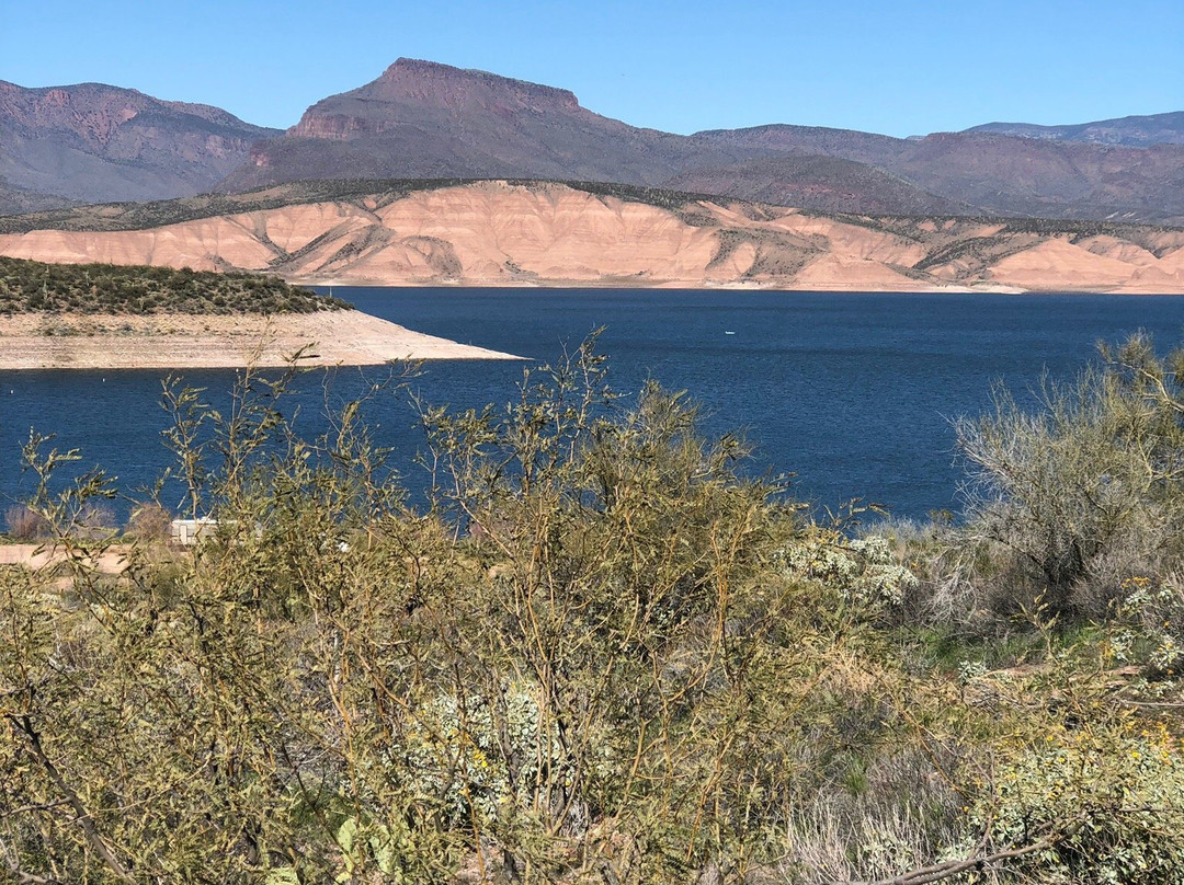Theodore Roosevelt Lake Marina-Roosevelt必去景点