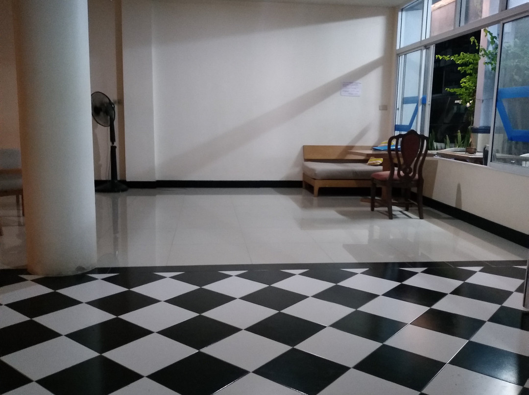 乔木提恩迎宾酒店主图