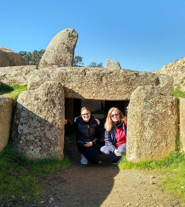 Dolmen de Lacara景点图片