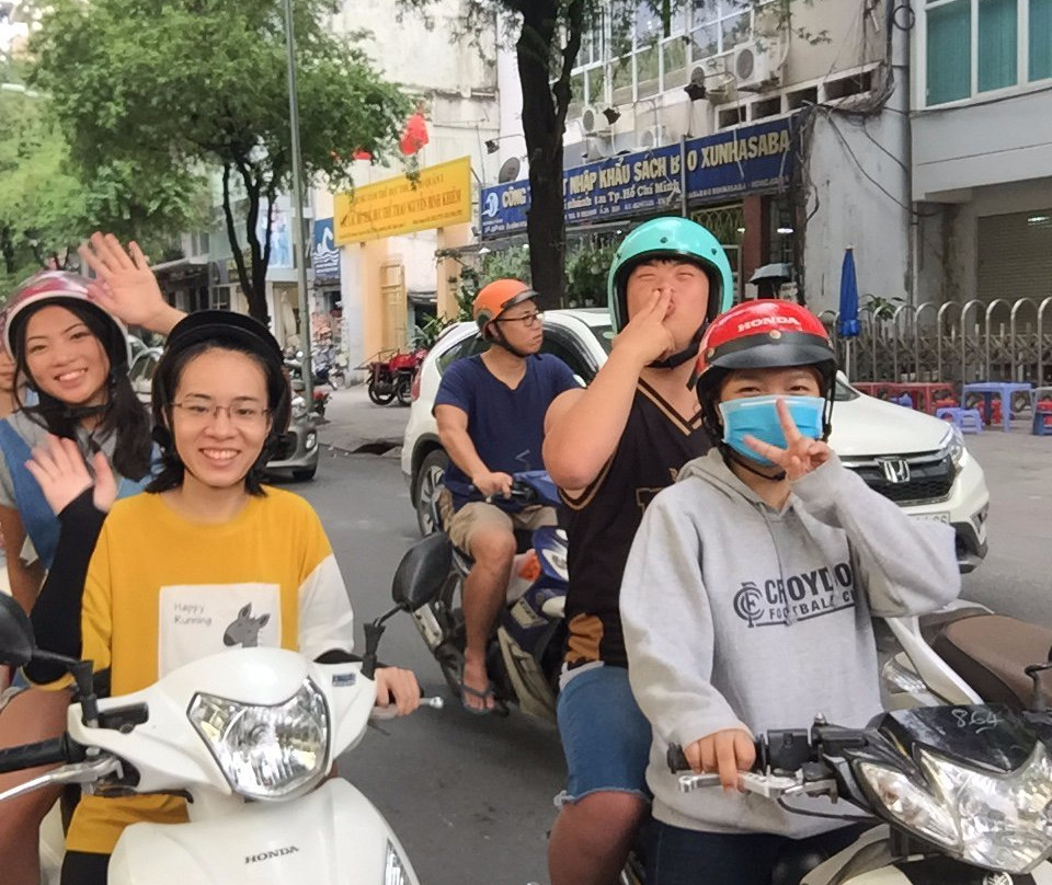 Saigon Adventure Student City Tour By Scooter景点图片
