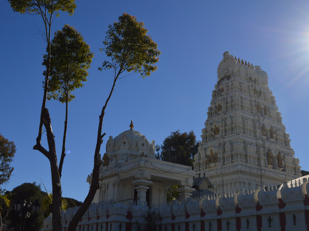 Malibu Hindu Temple-卡拉巴萨斯必去景点