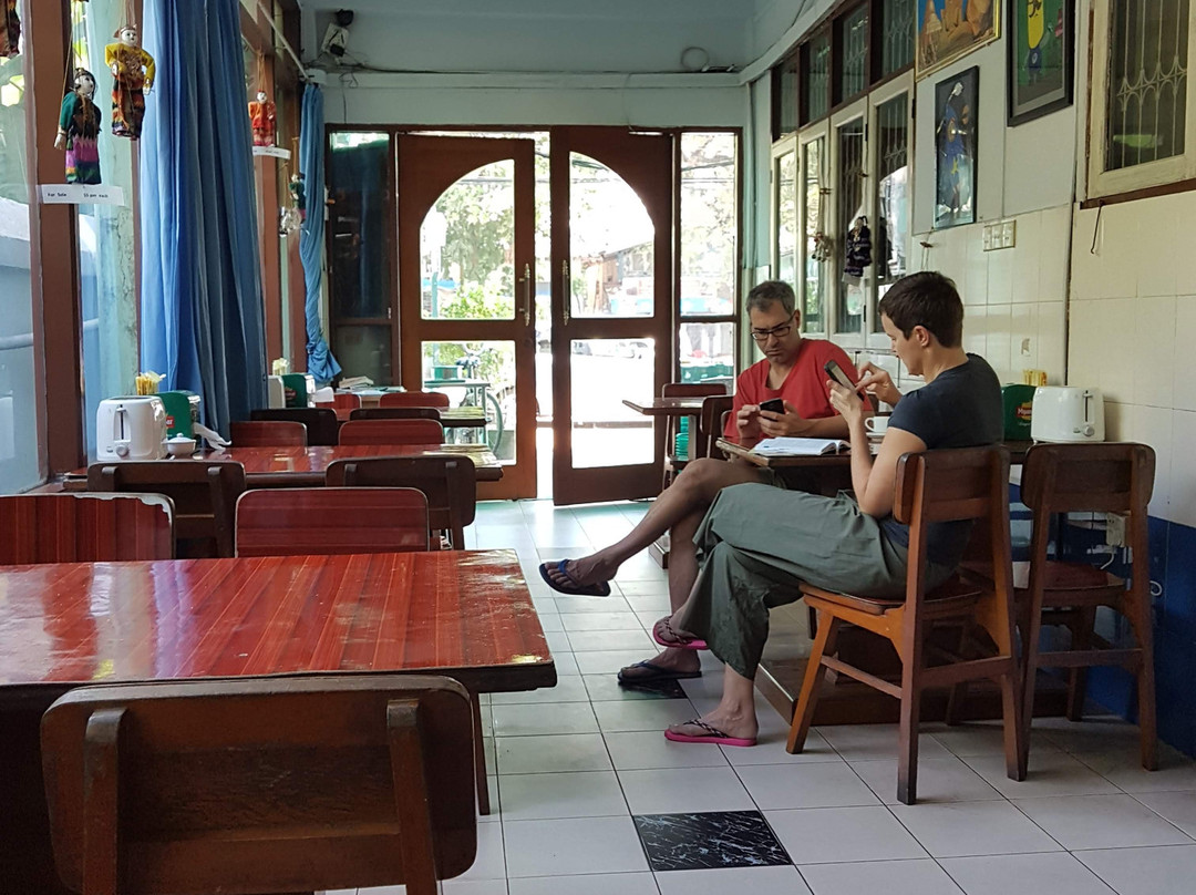 Mother Land Inn 2主图