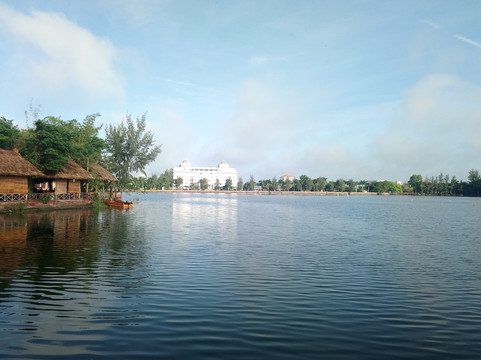 何南度假酒店主图