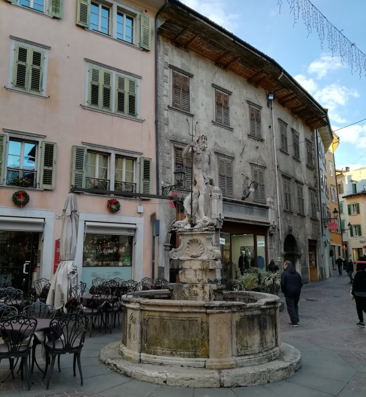 Fontana del Nettuno di Rovereto景点图片