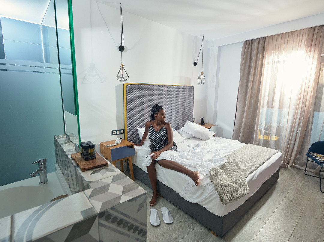 Blue Bottle Boutique Hotel主图