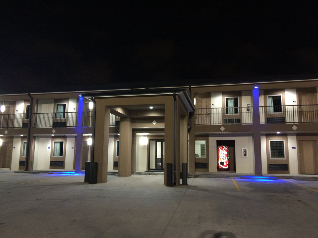 Paradise Inn & Suites主图