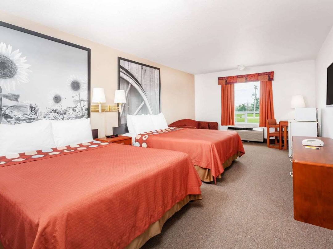 Super 8 by Wyndham Morden主图