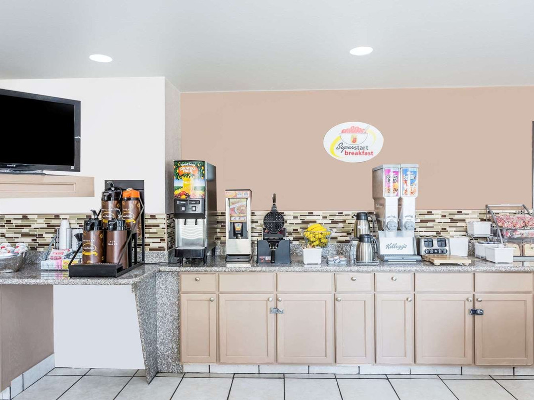 Super 8 by Wyndham El Dorado主图