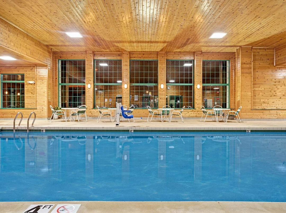 哈德森速8酒店主图