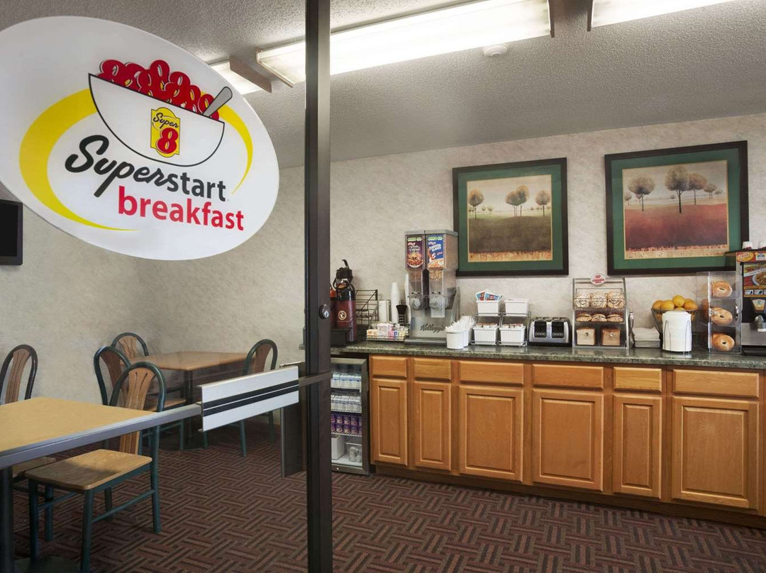 Super 8 by Wyndham Peoria主图