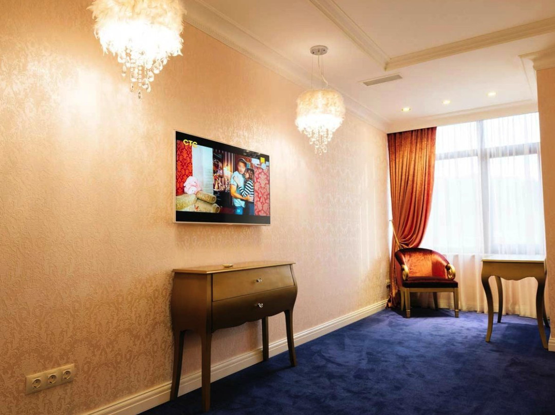 Royal Hotel主图