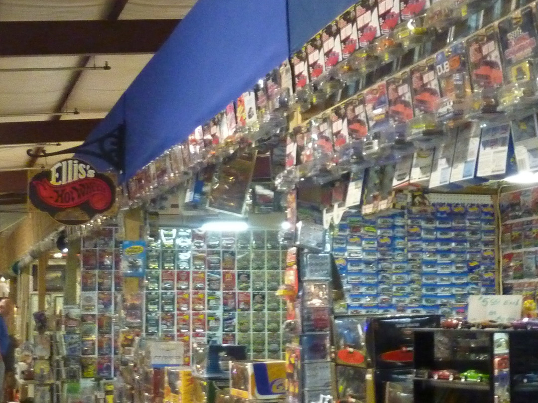 Flea Traders Paradise Flea Market-塞维尔维尔必去景点