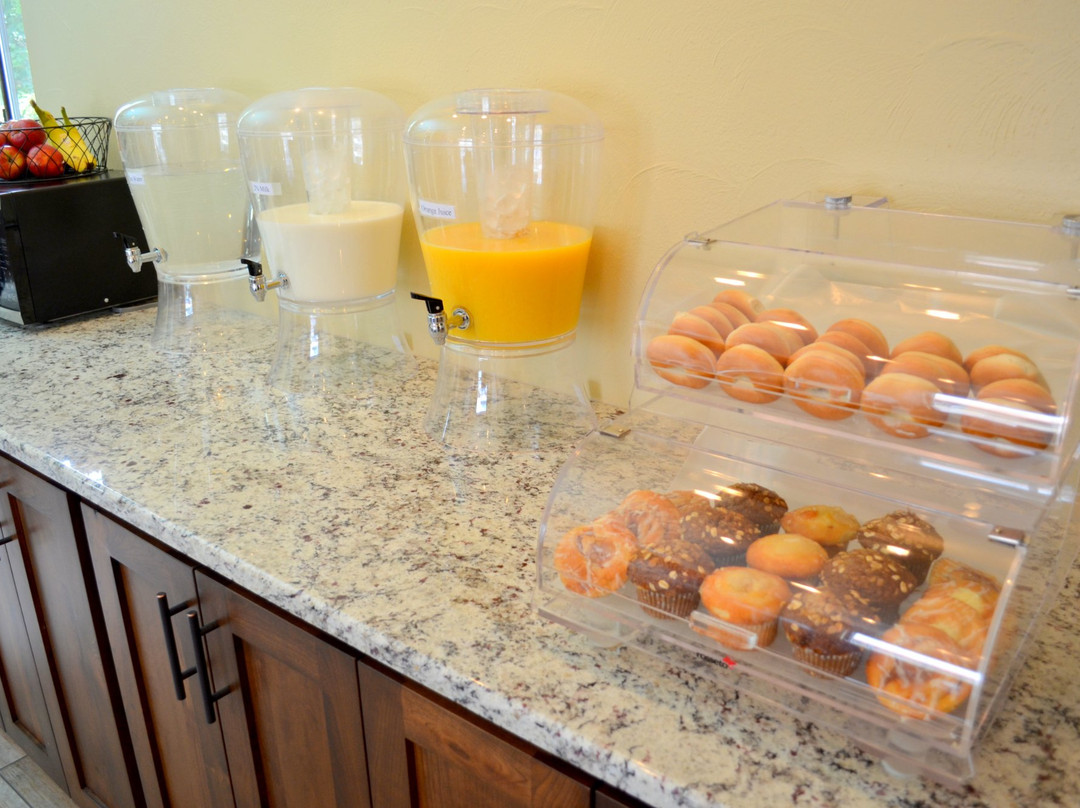 Stratford Court Apartments主图