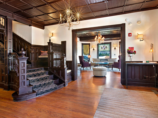 Sparrow Grove Manor主图