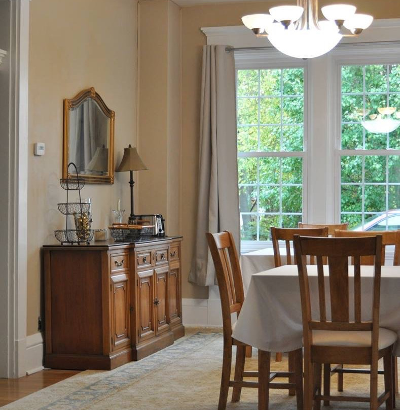 The Doctor's Inn主图