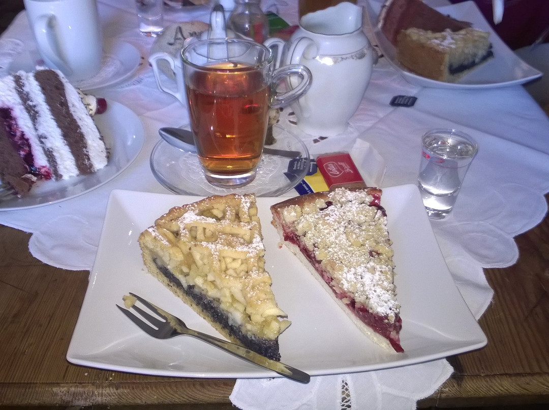Wadern餐馆和美食-Anne's Hofcafe