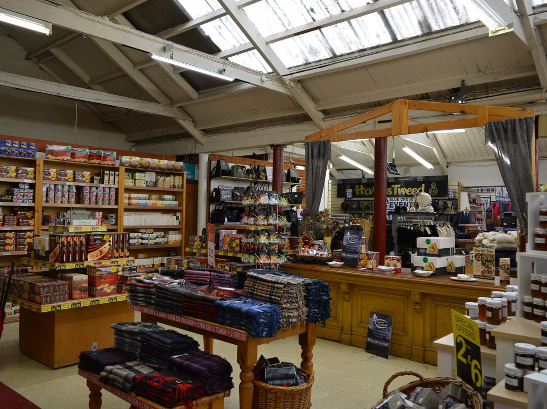 Holm Mills Shopping Village景点图片