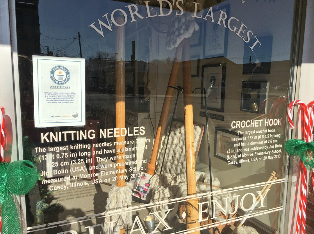 Big Knitting Needles and Crochet Hook景点图片